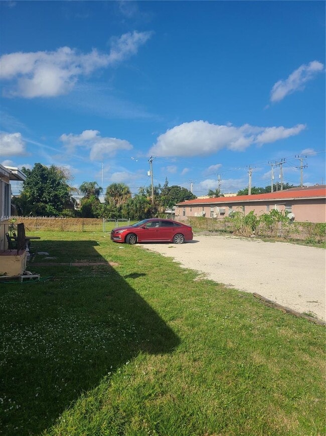 Building Photo - 2215 Fillmore St