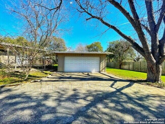 Building Photo - 2622 Hopeton Dr