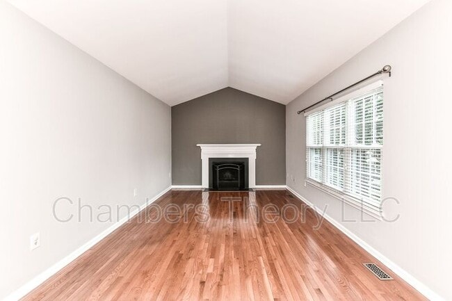 Building Photo - 6033 Woodlake Ln