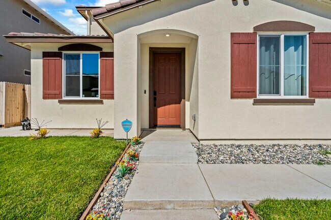 Building Photo - 1835 Shima Ave