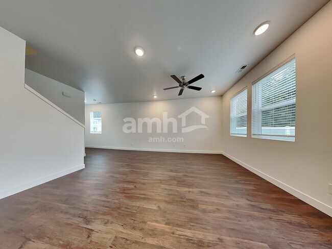 Building Photo - 7921 Selah St SW