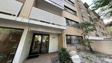 Building Photo - 0 bedroom in Chicago IL 60660