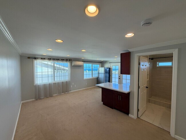 Building Photo - 3888 Sierra Dr