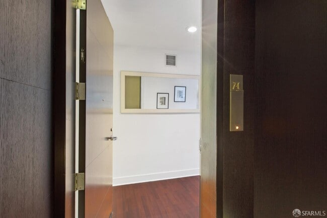Building Photo - 229 Brannan St
