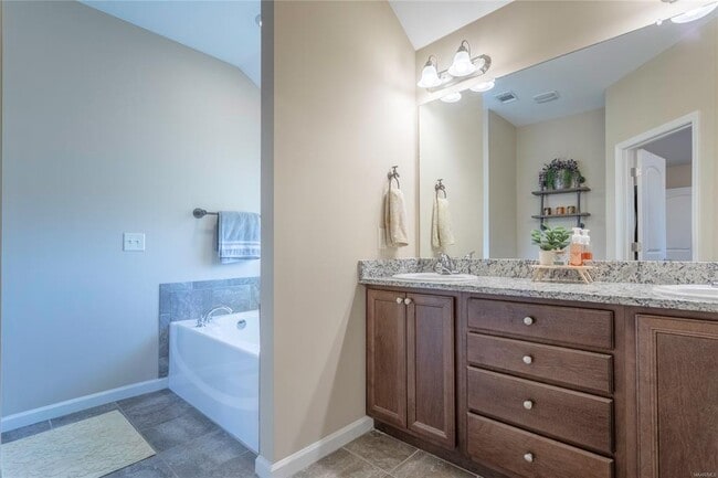 Building Photo - 820 Sunset Ct