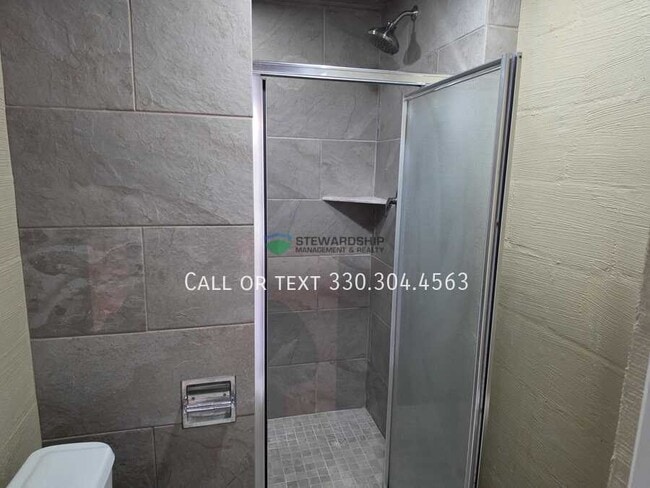 Building Photo - 1040 Stuart St NW