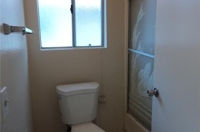 Building Photo - LIVE THE DREAM IN A PRIVATE HOA COMMUNITY ...