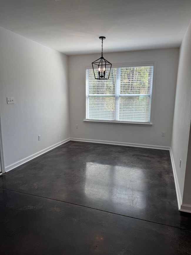 Building Photo - Attention to Detail Sets this 3/2 Rental Apart in Wakulla