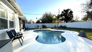 Building Photo - 1121 Clearwater Rd