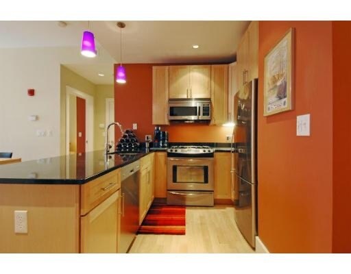 kitchen - 70 Lincoln St