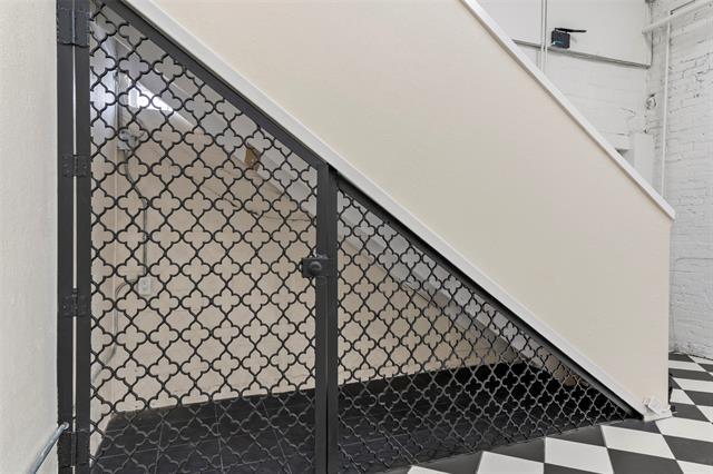 Building Photo - 306 S Walton St