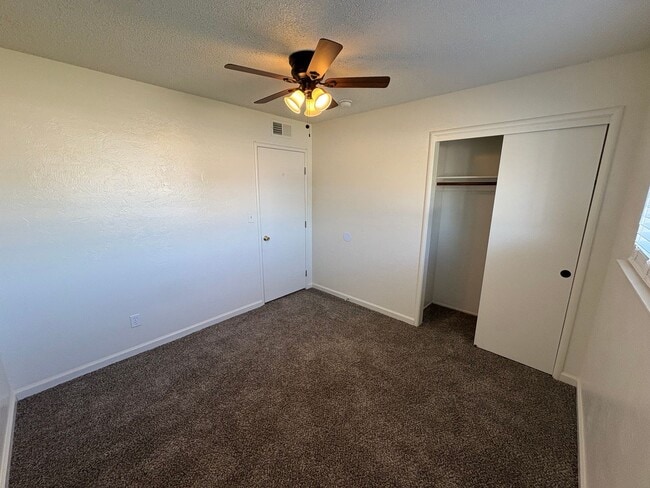 Building Photo - Spacious Home Available Now!