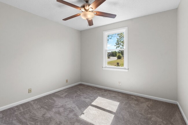 Building Photo - 383 Bosca Ct