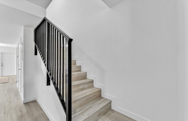 Building Photo - Northeast 160th Street, Miami, FL 33162 - 2 BR 2.5 BA townhouse