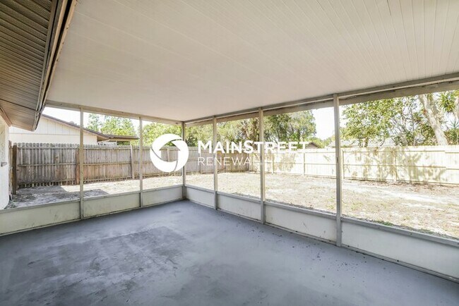 Building Photo - 2 Bedroom Pet-Friendly Home in Port Richey...