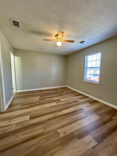 Building Photo - 2007 Lasalle Dr