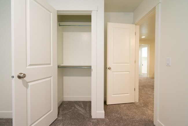 Building Photo - Modern 4-Bed Stand-Alone Home with Fenced Patio