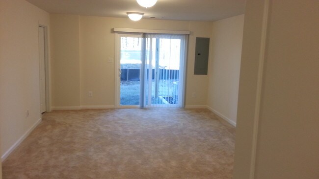 Building Photo - 45986 Iron Oak Terrace