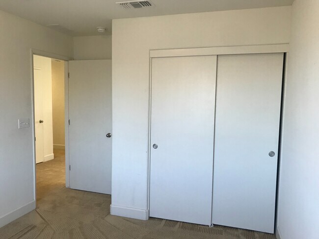Building Photo - Now Available – 4 Bedroom Home with Loft i...