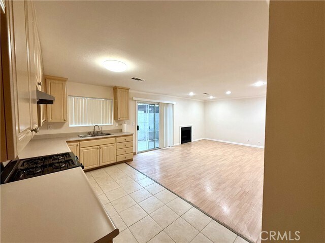 Building Photo - 6439 Woodman Ave