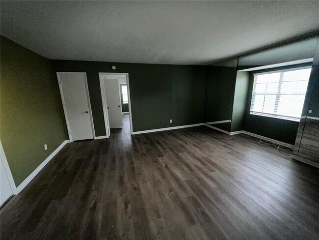 Building Photo - 4325 W Bay to Bay Blvd