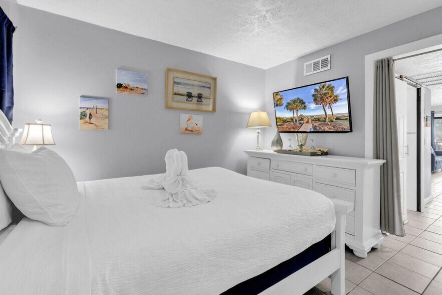 Building Photo - 2000 S Ocean Blvd