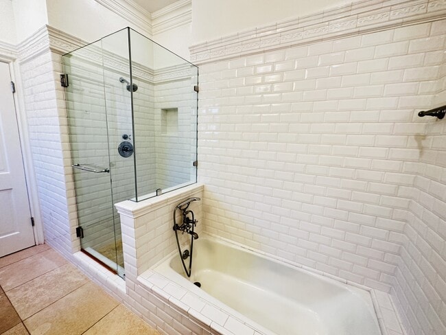 Building Photo - 9612 Arby Dr