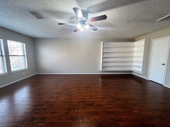 Building Photo - 7543 Prairie Lace