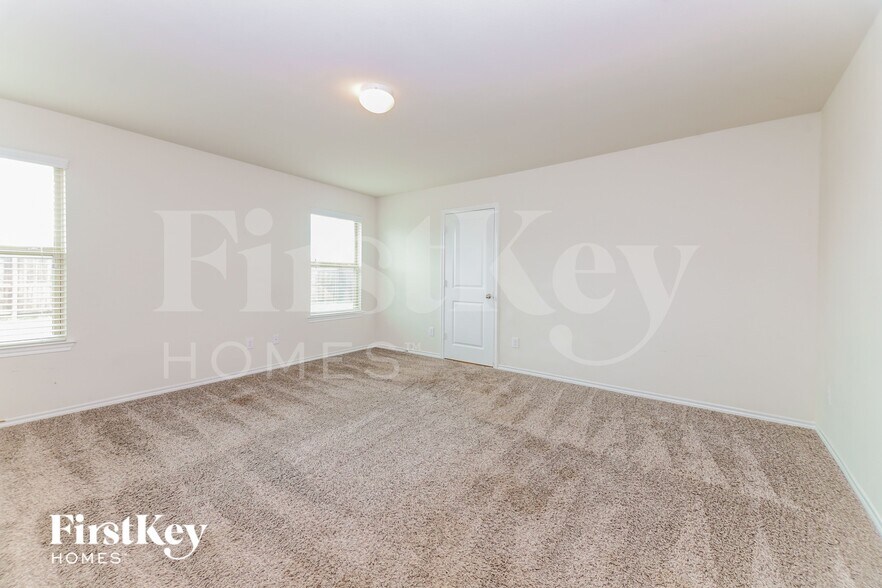 Building Photo - 312 Shiplap Ln