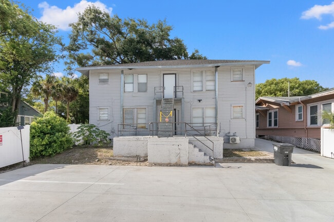 Building Photo - 911 E 23rd Ave