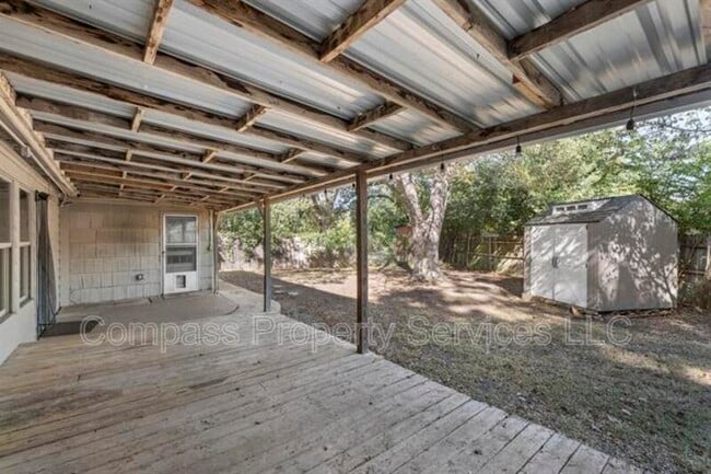 Building Photo - 1401 Springdale St