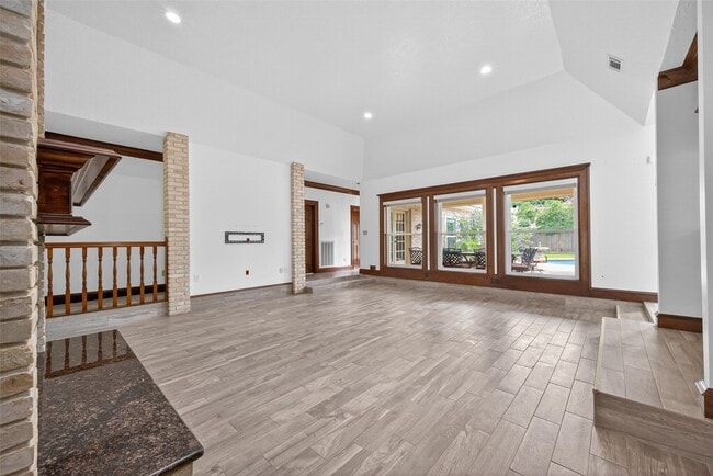 Building Photo - 15106 Dawnbrook Dr