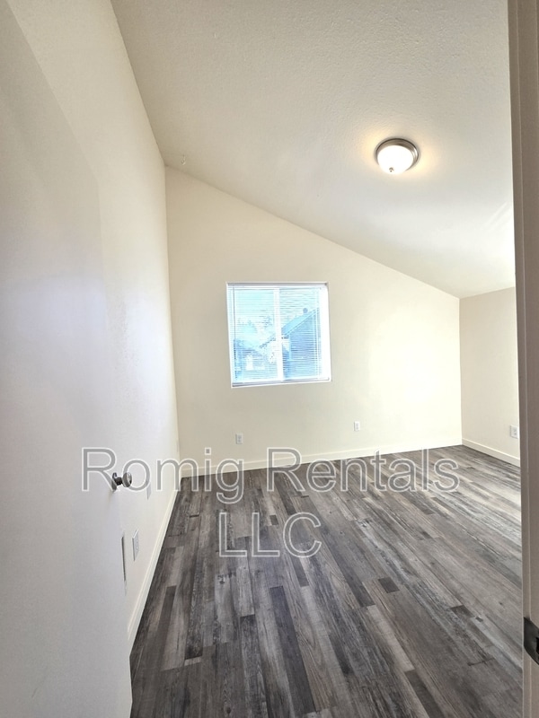 Building Photo - Cent- 1206 B Street