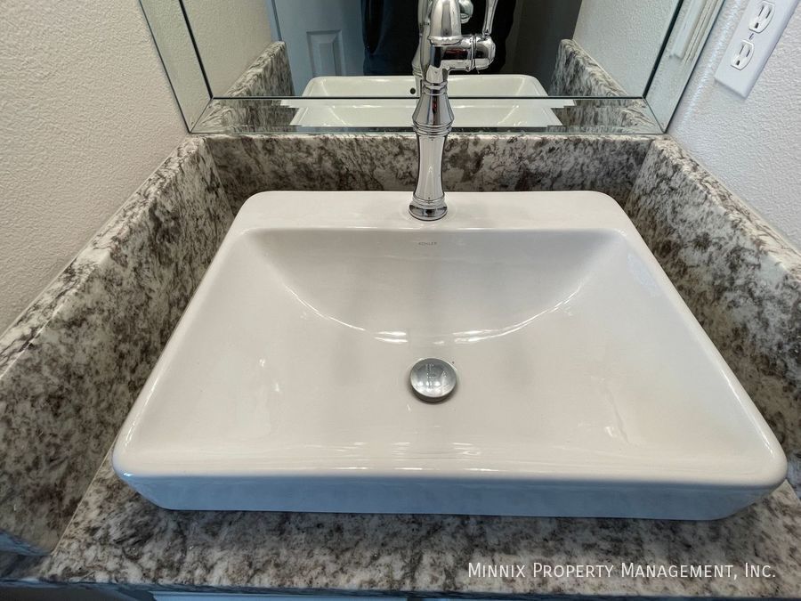 Building Photo - 8241 San Antonio St