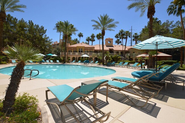 Building Photo - 270 E Flamingo Rd