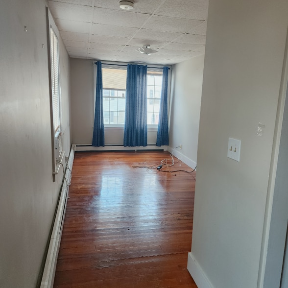 Building Photo - 104 Apsley St