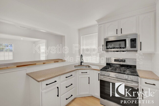 Primary Photo - 158 Calhoun St