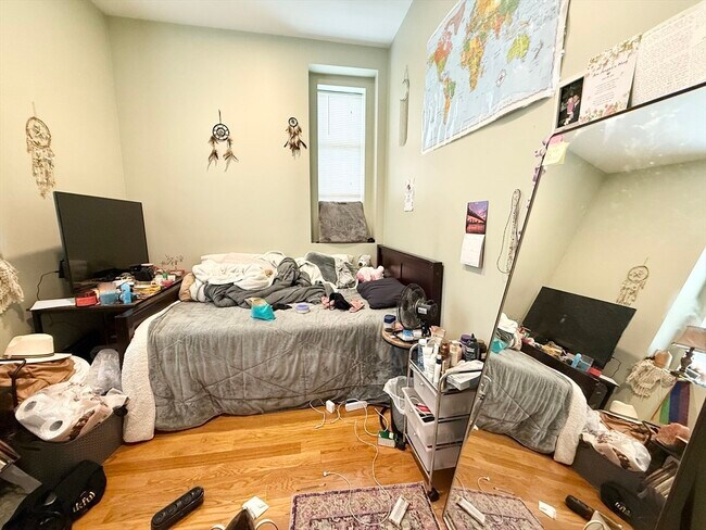 Building Photo - 409 Dudley St