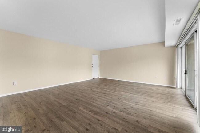 Building Photo - 5500 Karen Elaine Dr