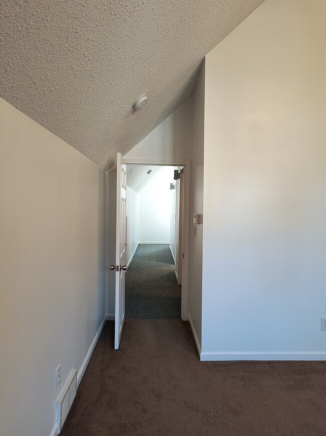 Building Photo - 11 Cottage Pl