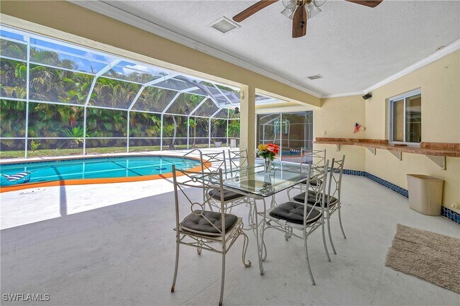 Building Photo - 639 Pompano Dr