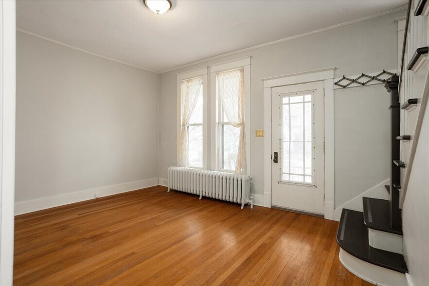 Building Photo - 246 Prospect Ave NE