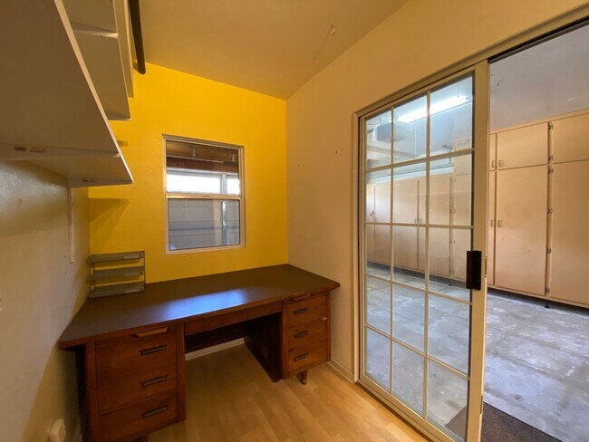 Building Photo - Cardiff living at its finest! Stunning 2-B...
