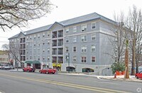 Building Photo - 2002 Greene St