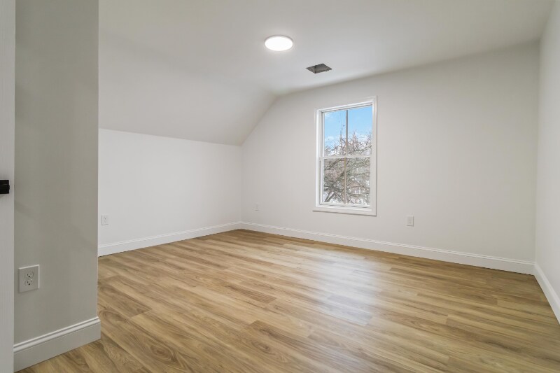 Building Photo - 2 Elmwood St