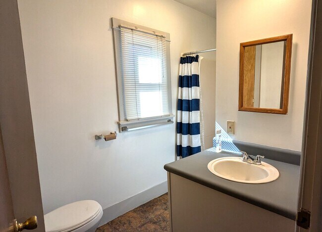 Building Photo - 2901 Temple St