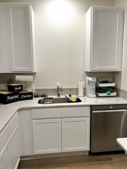 Building Photo - 3744 Katina Wy