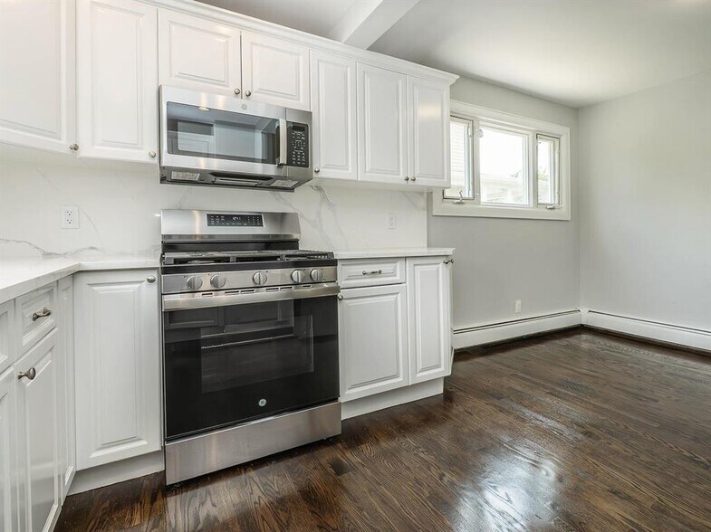 Building Photo - 33 Avenue B