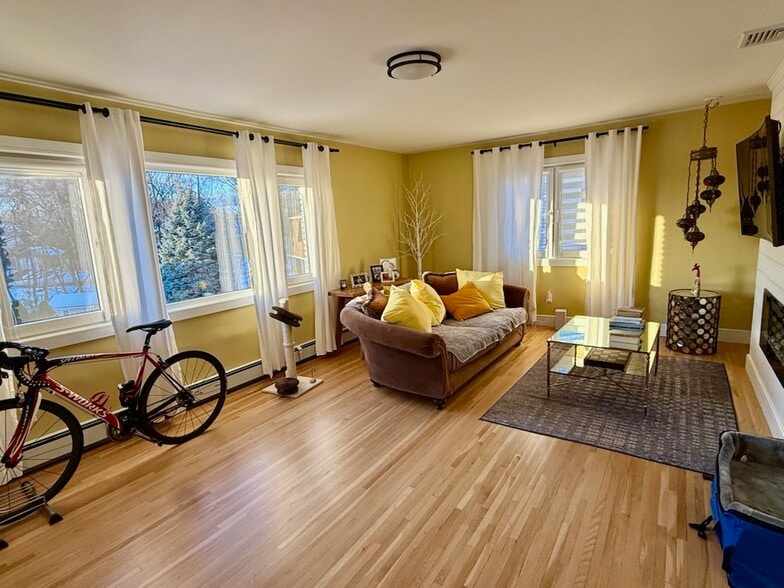 Building Photo - 33 Willow Wood Ct