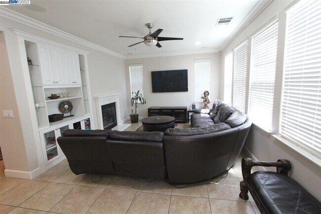 Building Photo - 5199 Salerno Dr